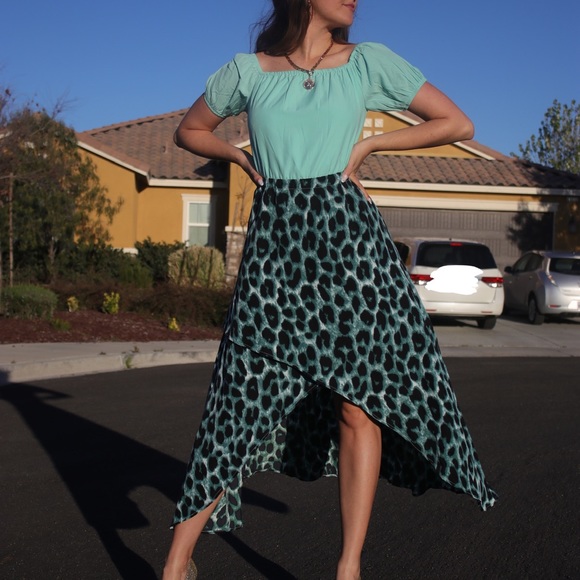 NEW Amazon women’s two tone leopard and teal dress high low skirt - Picture 2 of 2